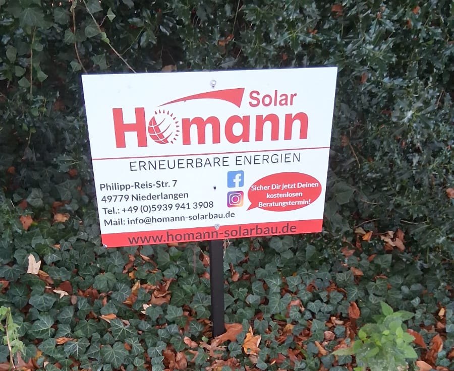 Bauschild von Homann Solar an einer Baustelle in Haren-Erika